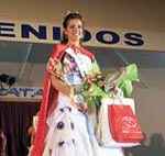 La joven reina de nuestra localidad María Luján Robledo de 18 años, fue consagrada como la más bella en la Fiesta del Lago en la turística El Calafate.
