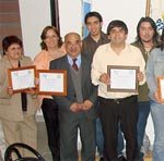Representantes de distintos sectores comunitarios de Caleta Olivia recibieron diplomas enmarcados por parte de miembros del Rotary Club.
