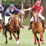Deporte viril, para gente de a caballo, audaz y valiente, «el pato» se practica en Argentina desde principios del siglo XVII.